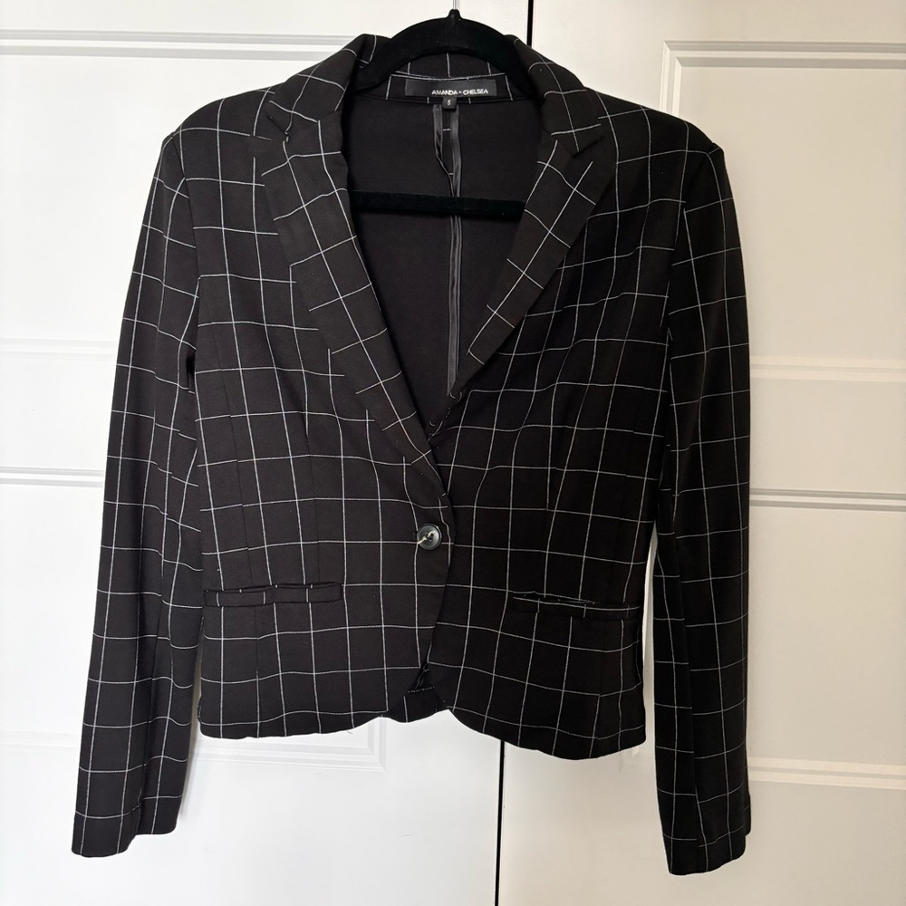 Amanda+Chelsea - Crop Blazer